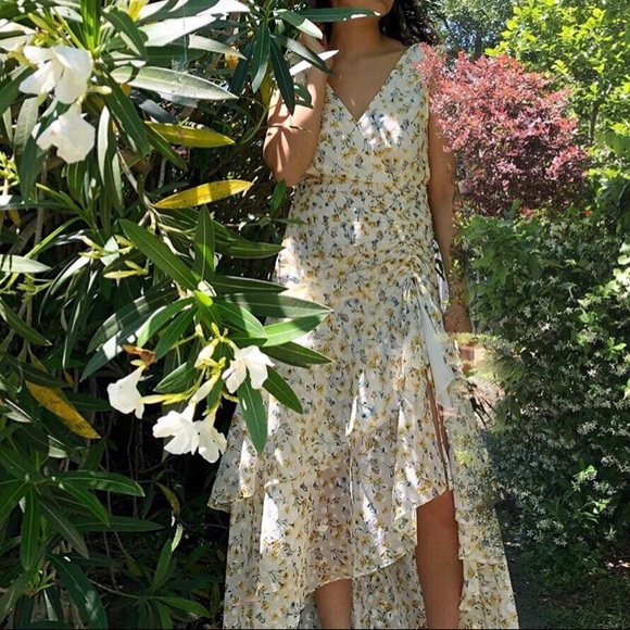 Floral dress perfect for wedding season - Picture 4 of 6